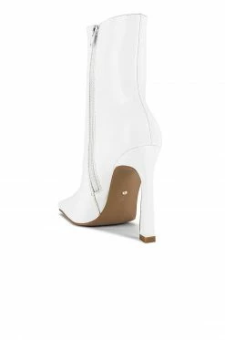 Brand new 💯 RAYE Lusty Boot In White 🔔 9 Brand new 💯 RAYE Lusty Boot In White 🔔 -RAYE Official Store RAYE WZ1777 V3