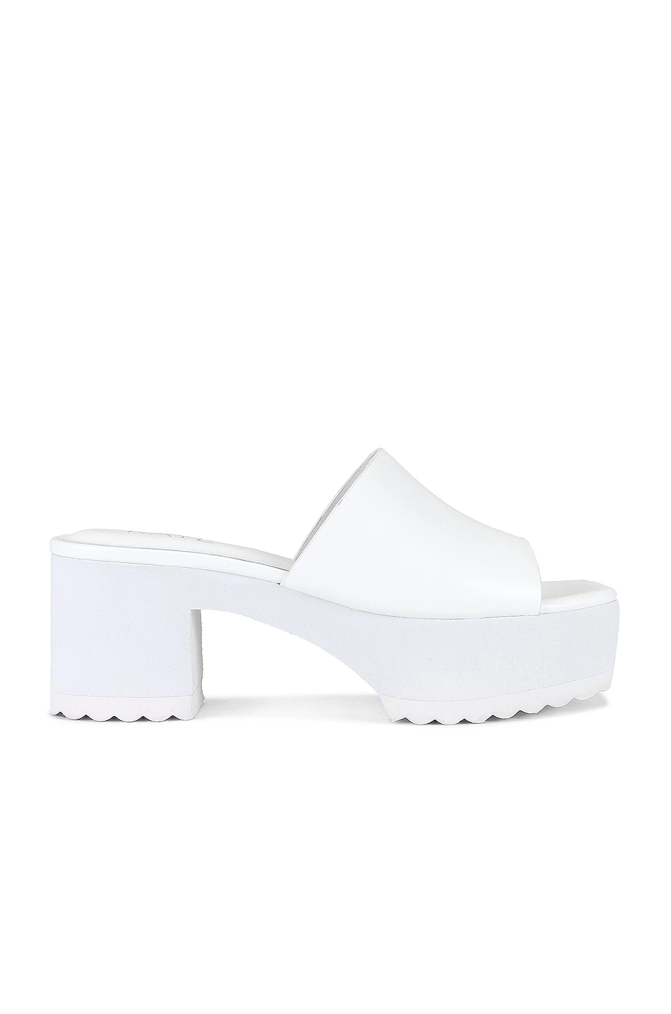 Promo ๐ RAYE Plum Heel In White ๐งจ 3 Promo ๐ RAYE Plum Heel In White ๐งจ